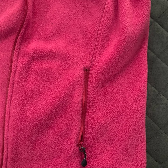 ✨Vineyard Vines size Small Vest✨ - Picture 3 of 3